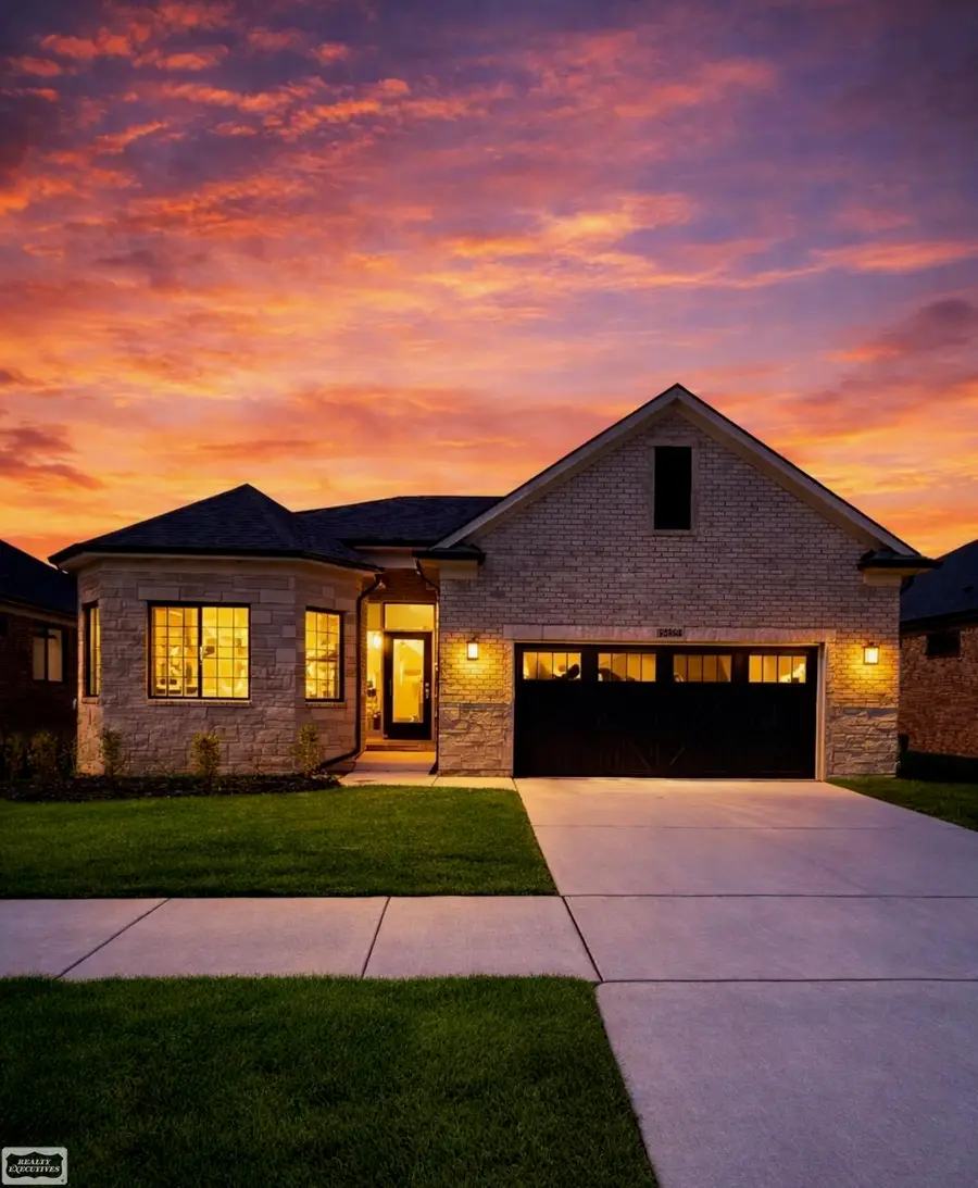55103 Saint Paul DR, Macomb, MI 48042 - #2