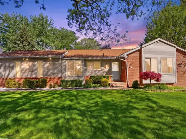 2250 Highsplint DR, RochesterHills, MI 48307