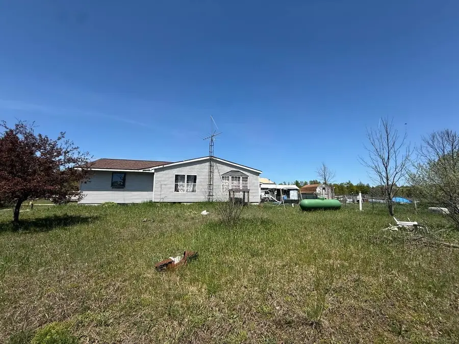 397 S Pioneer RD, Beulah, MI 49617 - #2
