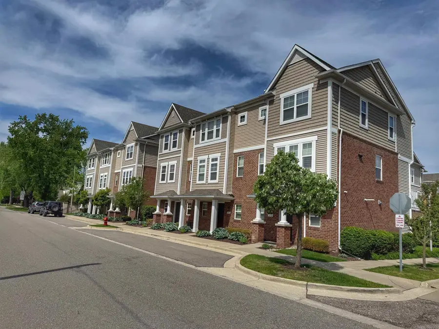 3084 Kilmer AVE, Troy, MI 48083 - #3