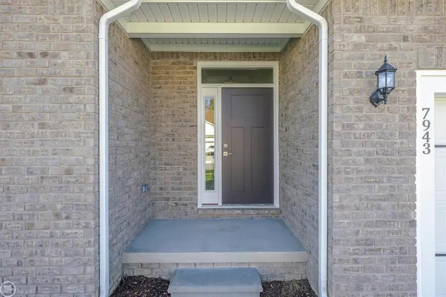1156 Julian CT, Waterford, MI 48327 - #3