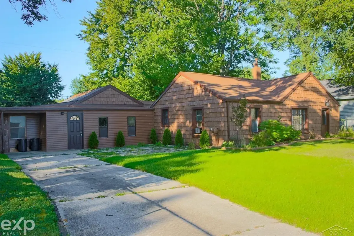 704 Bay RD, Bangor, MI 48706 - #1