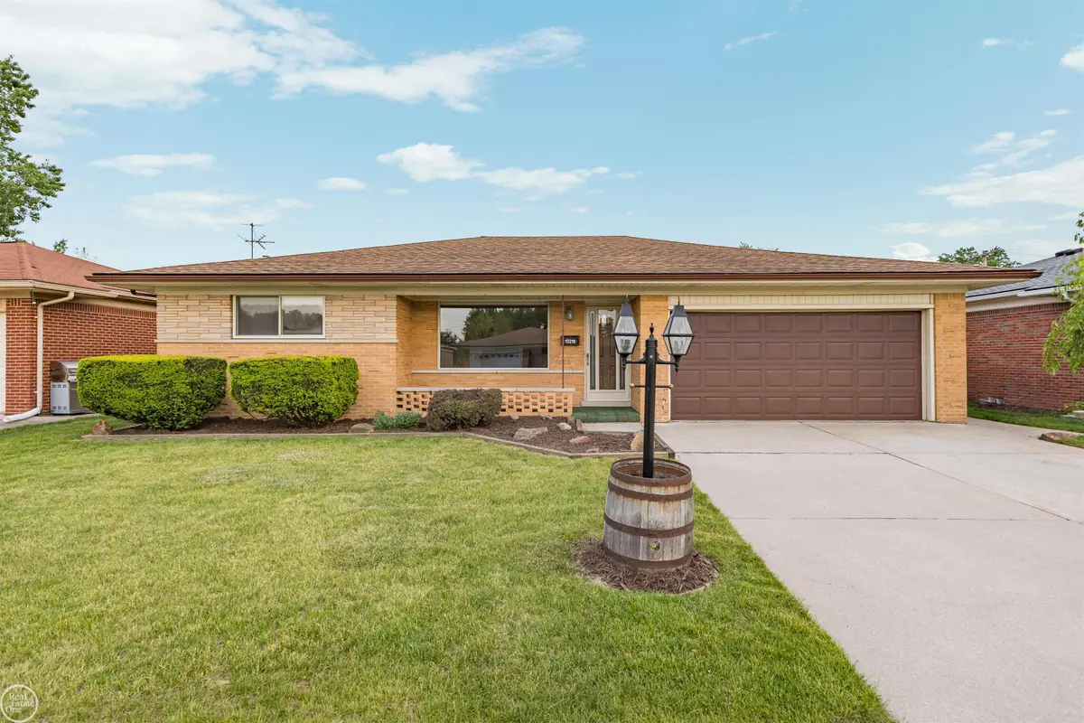 13216 Cromie DR, Warren, MI 48088 - #1