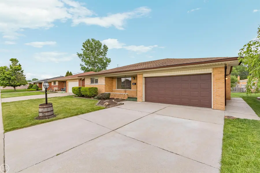 13216 Cromie DR, Warren, MI 48088 - #2