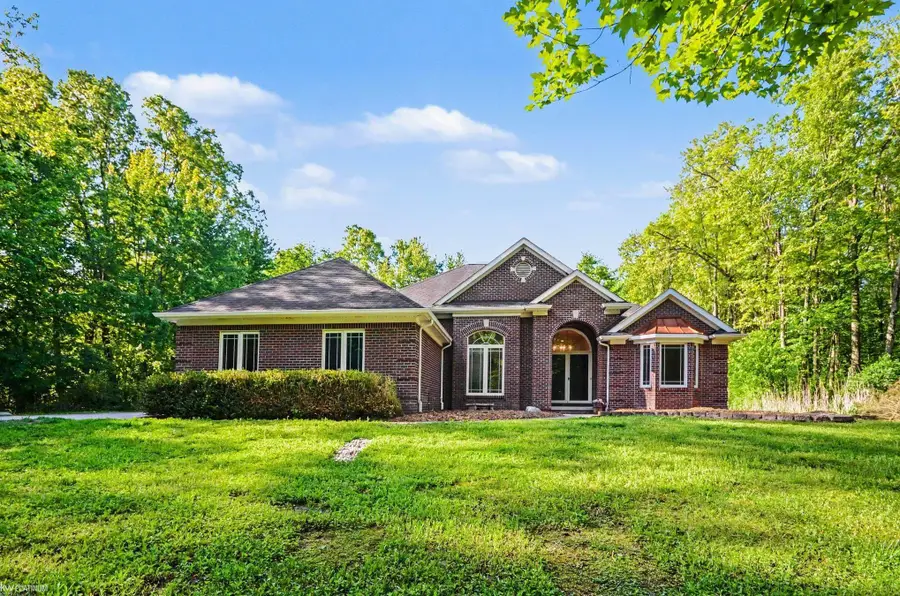 8367 Lindsey RD, Casco, MI 48064 - #2