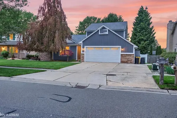 54329 Avondale DR, NewBaltimore, MI 48047