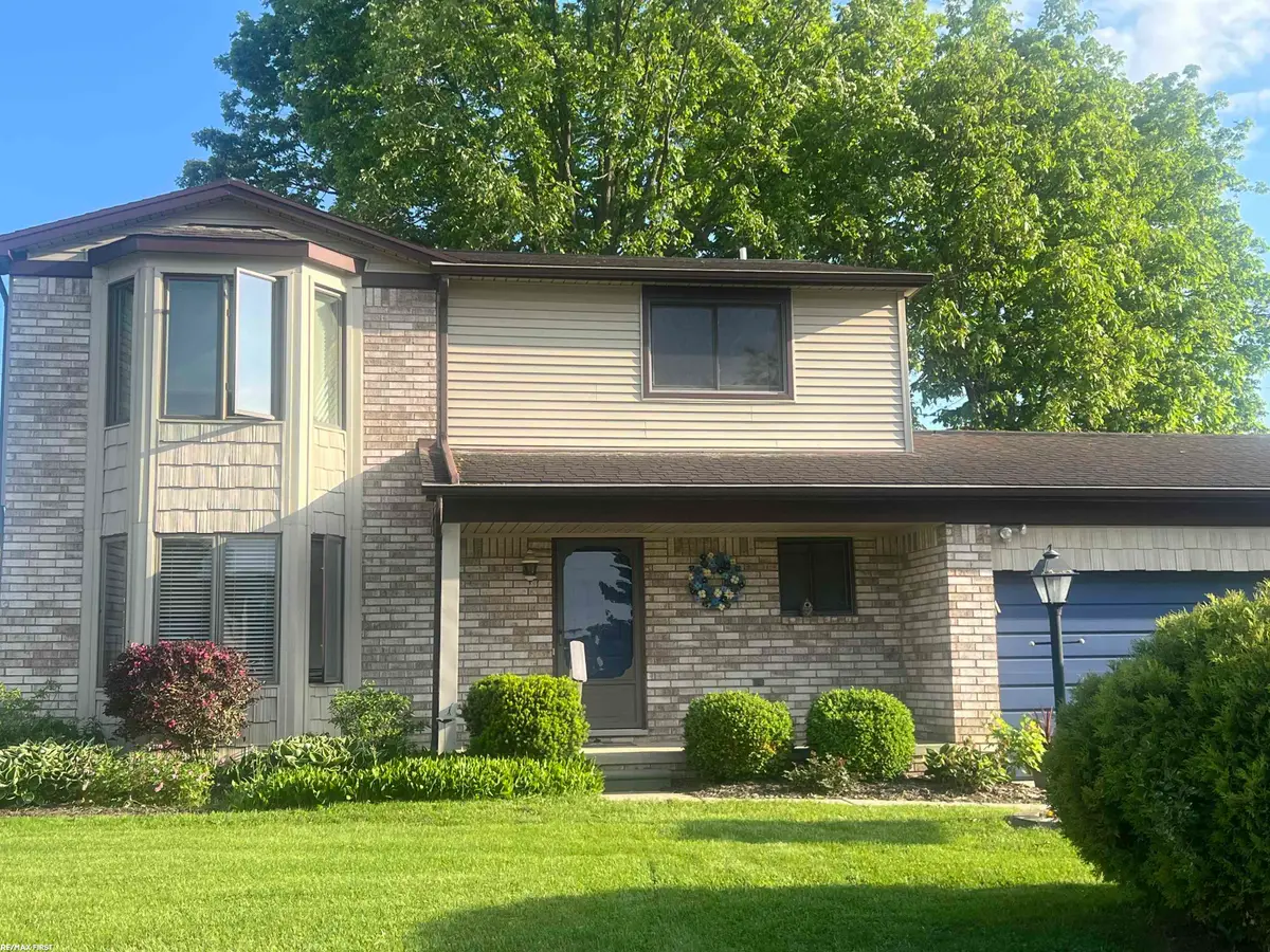 26500 Fairwood DR, Chesterfield, MI 48051 - #1