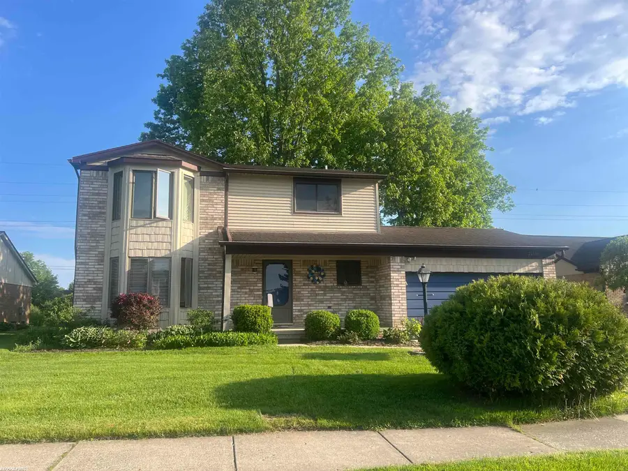 26500 Fairwood DR, Chesterfield, MI 48051 - #2