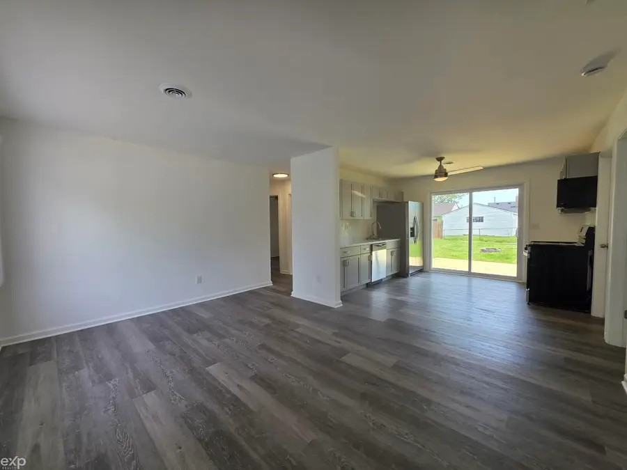 27260 Woodmont, Roseville, MI 48066 - #3