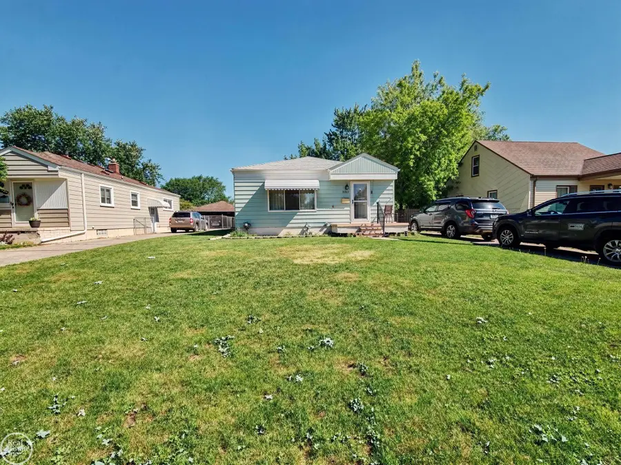 17901 Peters ST, Roseville, MI 48066 - #3