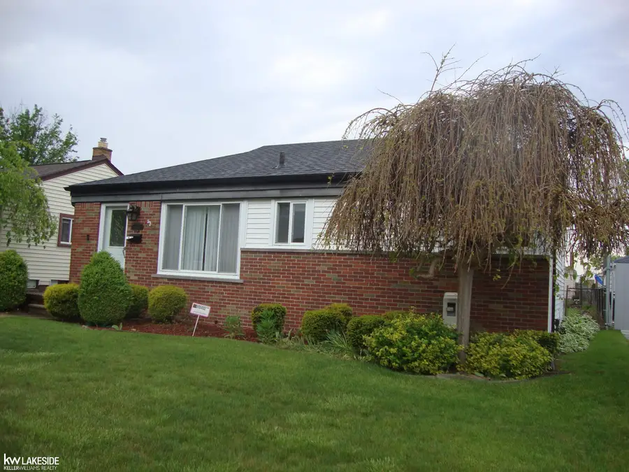 26371 Bryan ST, Roseville, MI 48066 - #3
