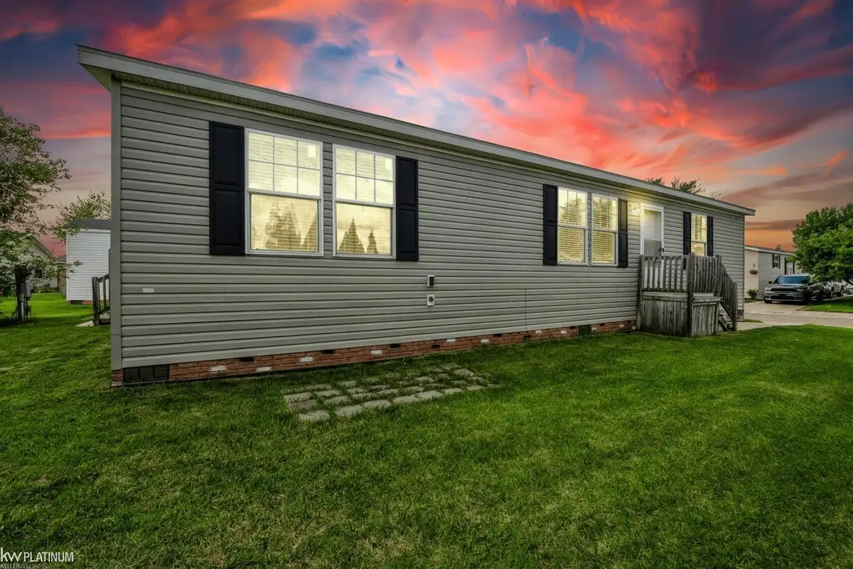 17128  Scarborough  DR, Macomb, MI 48044 - #1