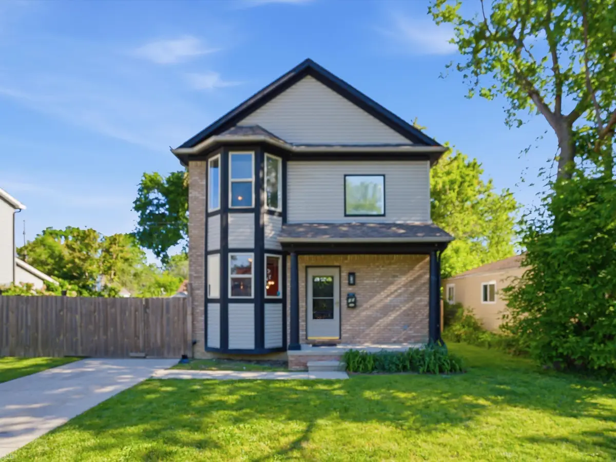 90 W Milton AVE, Hazel Park, MI 48030 - #1