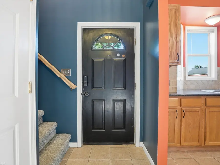 90 W Milton AVE, Hazel Park, MI 48030 - #2