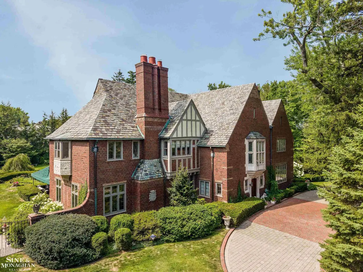 257 Ridge RD, Grosse Pointe Farms, MI 48236 - #1