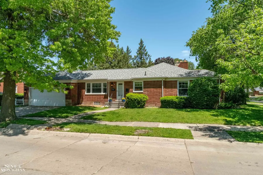 486 Bournemouth RD, Grosse Pointe Farms, MI 48236 - #3