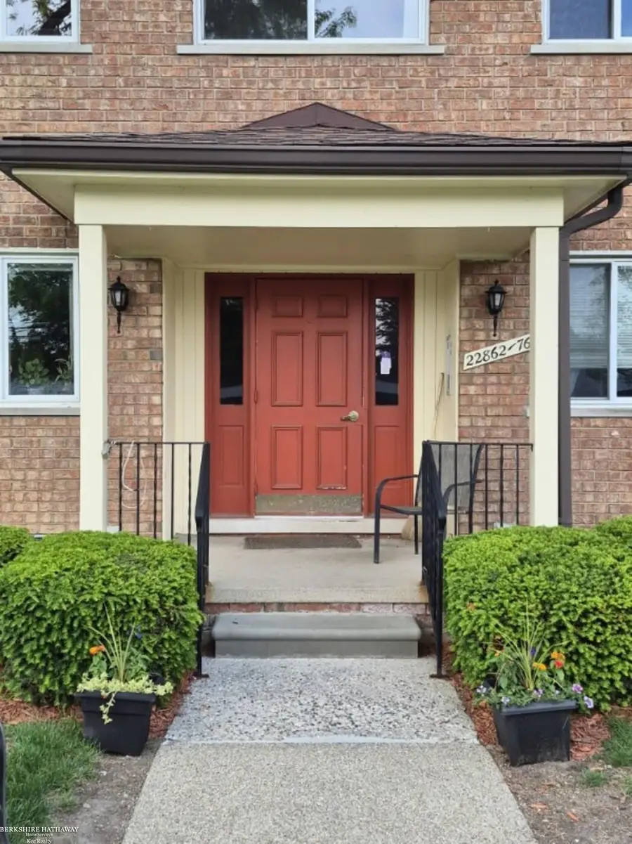 22870 E 9 Mile RD, Saint Clair Shores, MI 48080 - #3