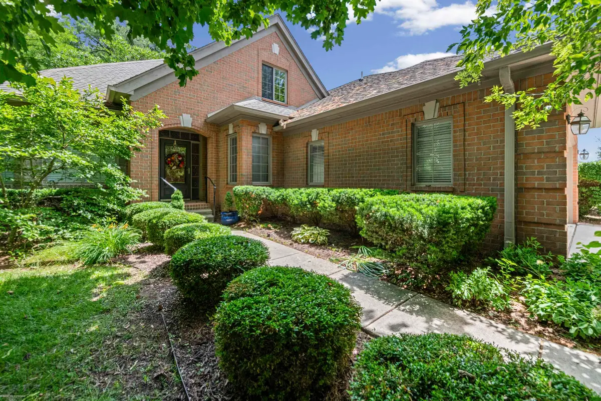50804 Redwood LN, New Baltimore, MI 48047 - #1