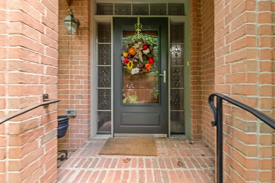50804 Redwood LN, New Baltimore, MI 48047 - #2