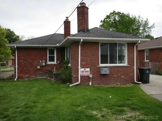 22401 O'Connor ST, Saint Clair Shores, MI 48080 - #2