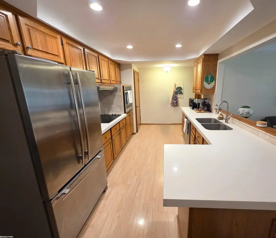 36687 Briarcliff RD, Sterling Heights, MI 48312 - #3