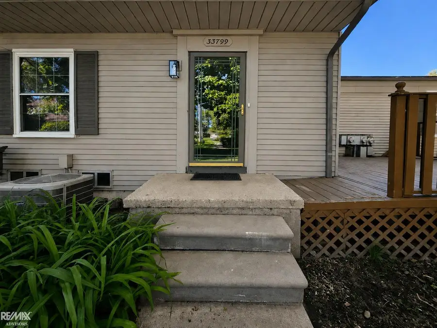 33799 BAYVIEW DR, Chesterfield, MI 48047 - #3