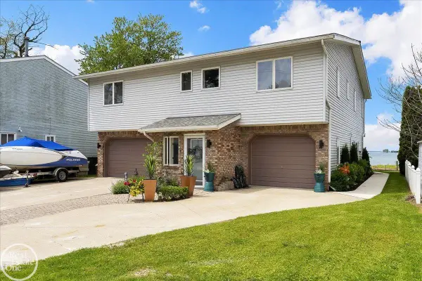 7860 Belle Brae LN, Ira, MI 48023