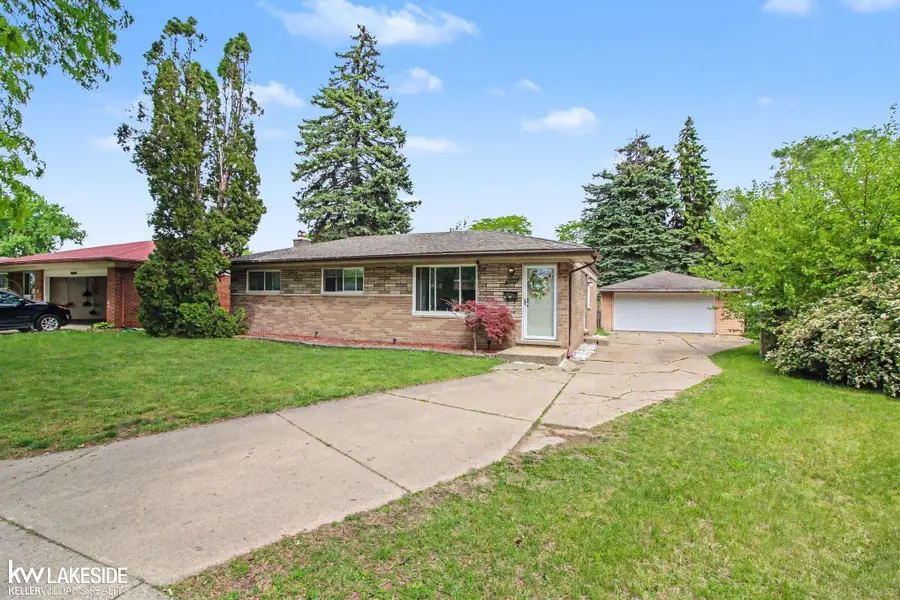 32654 Wareham CT, Warren, MI 48092 - #3