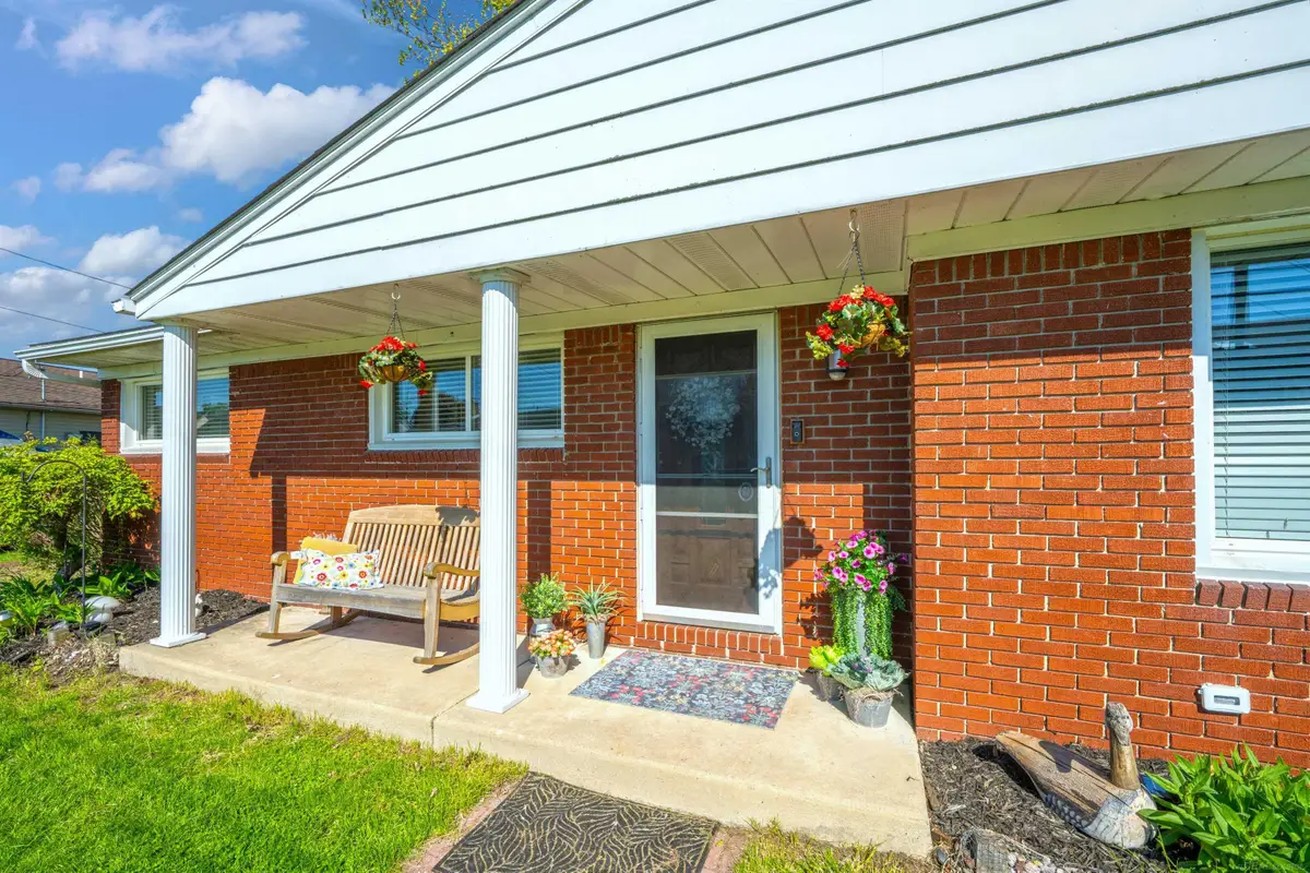 46891 Roselane DR, Chesterfield, MI 48047 - #1