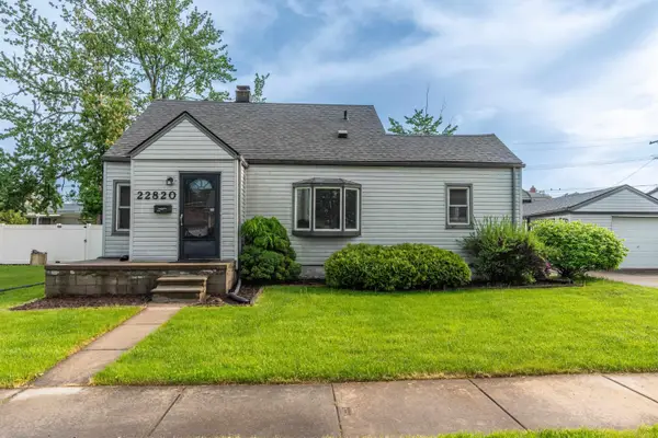 22820 Pleasant ST, StClairShores, MI 48080