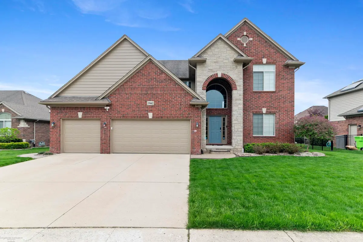 19462 Elkhound RD, Macomb, MI 48044 - #1