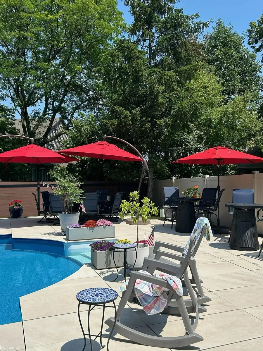 43421 Brooks DR, Clinton, MI 48038 - #3