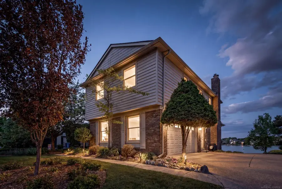 400 Lakes Edge DR, Oxford, MI 48371 - #2