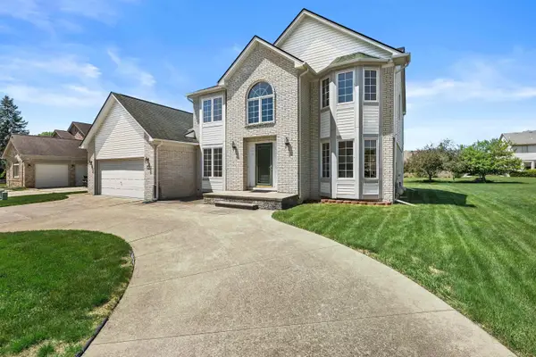 46325 Glen Eagle DR, Utica, MI 48315