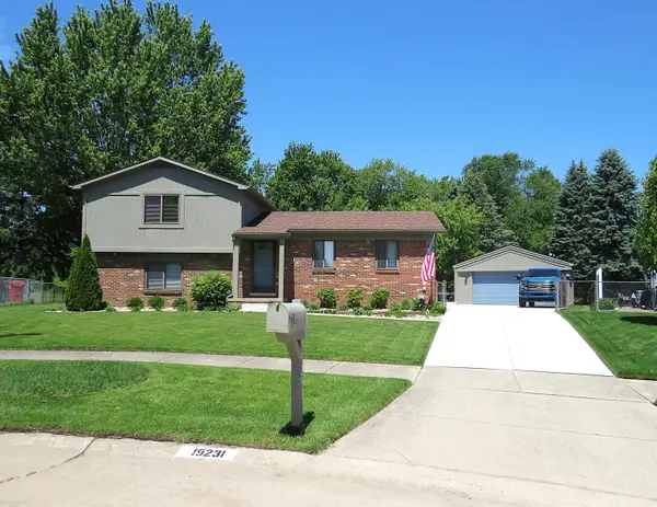 19231 Cooper ST, ClintonTownship, MI 48038