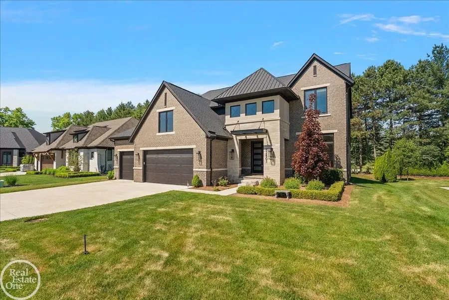 52801 Royal Park AVE, Shelby, MI 48315 - #3