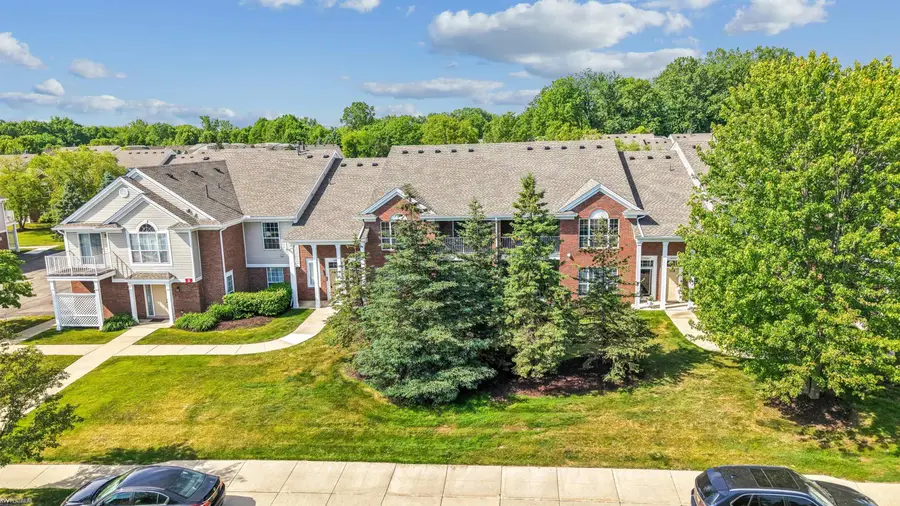 16805 Carriage WAY, Northville, MI 48168 - #2