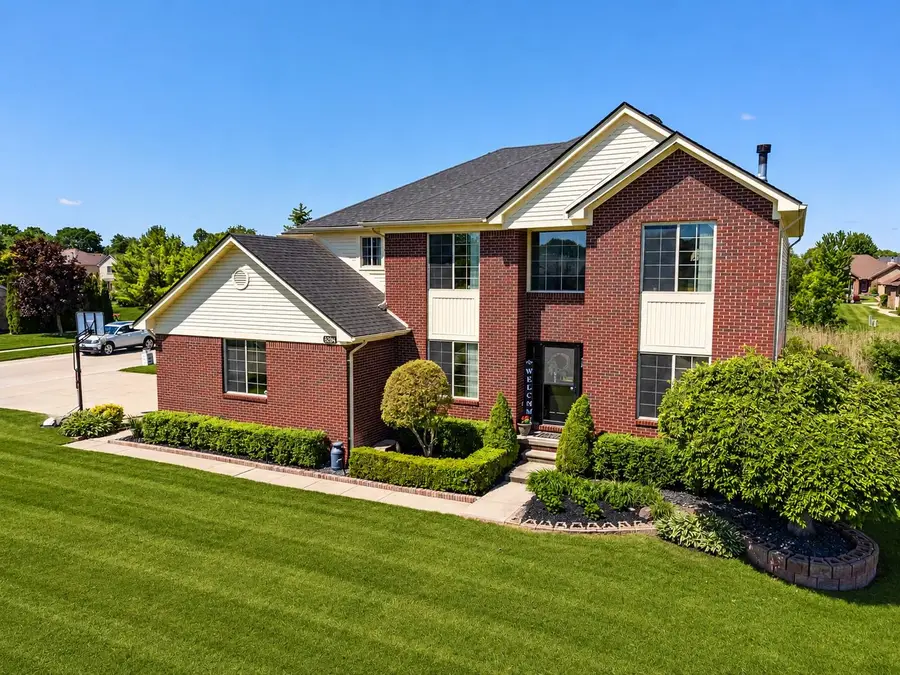 52047 Copper Creek CT, Chesterfield, MI 48047 - #2