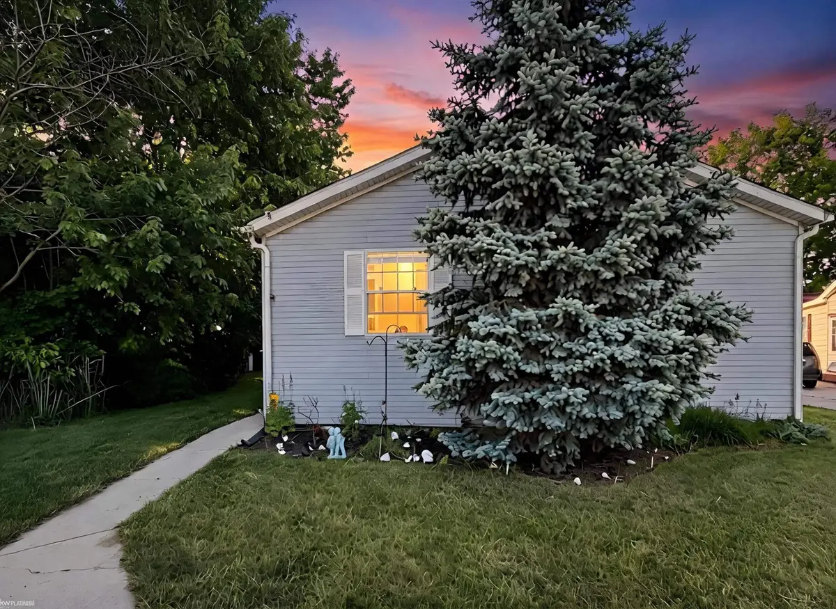 21551 Clochette DR, Macomb, MI 48044 - #1