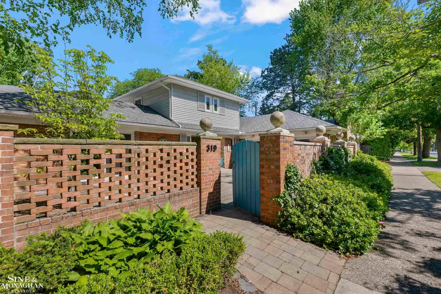 319 Kercheval AVE, Grosse Pointe Farms, MI 48236 - #2