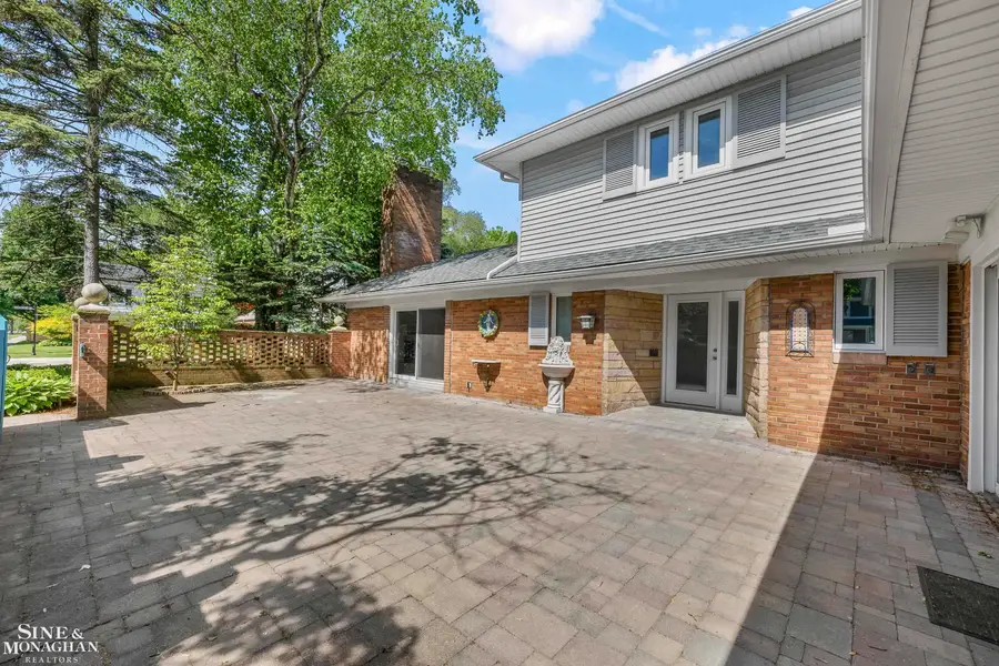 319 Kercheval AVE, Grosse Pointe Farms, MI 48236 - #3