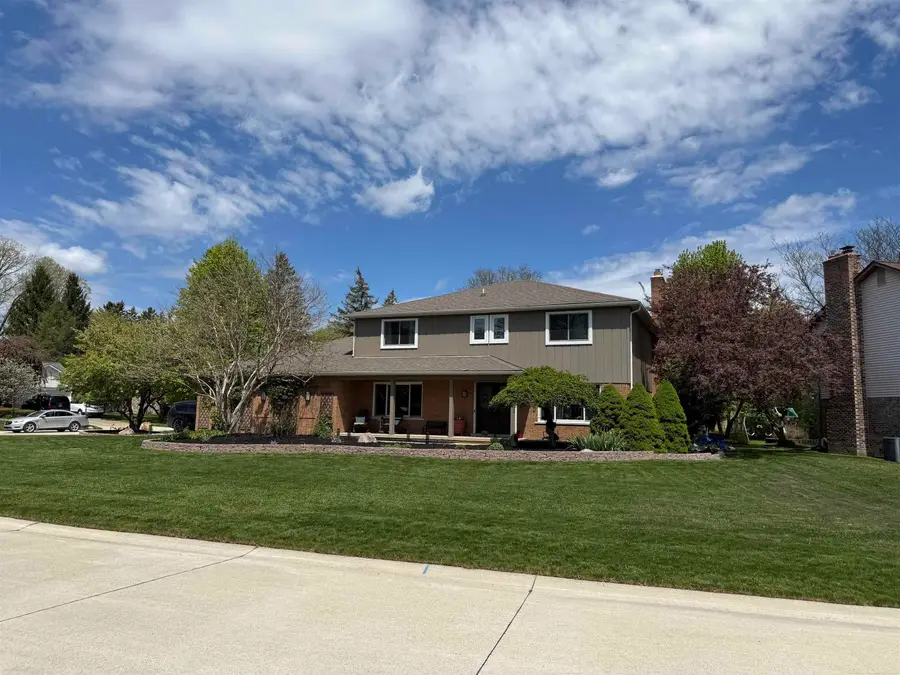2495 Chalet DR, Rochester Hills, MI 48309 - #3
