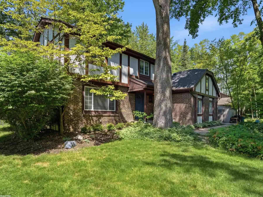 23011 Gill Rd RD, Farmington, MI 48335 - #3