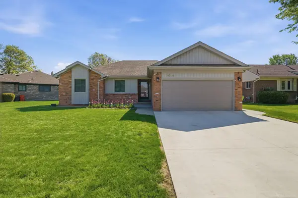46346 Hollowoode LN, Macomb, MI 48044
