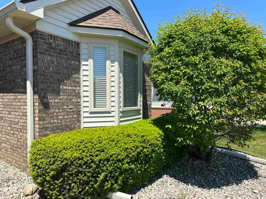 673 W Snowbird CIR, Saint Clair, MI 48079 - #2