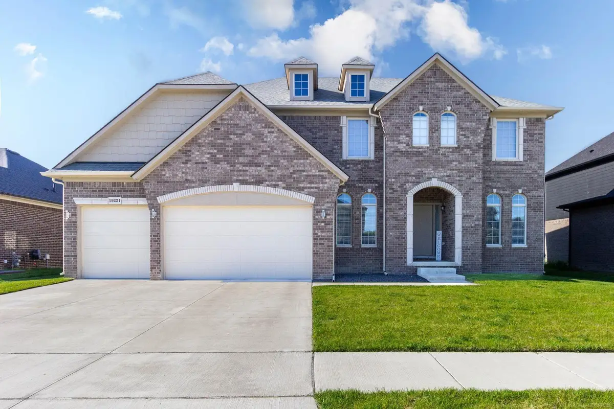 19221 Thompson DR, Macomb, MI 48042 - #1