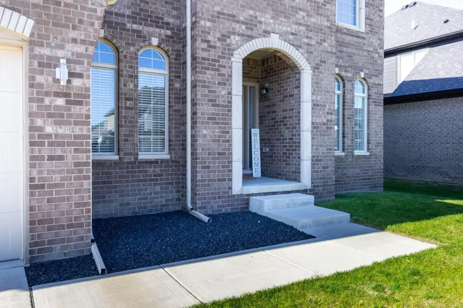 19221 Thompson DR, Macomb, MI 48042 - #3