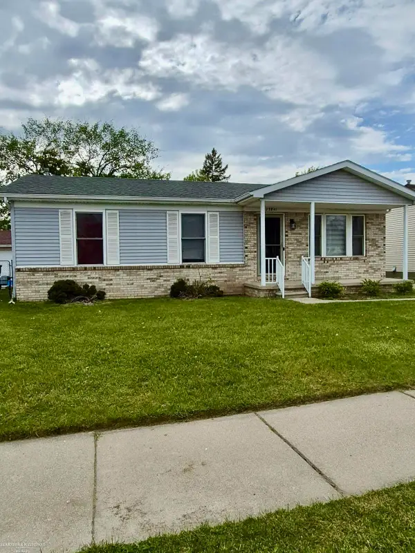 25841 Lehner CT, Roseville, MI 48066