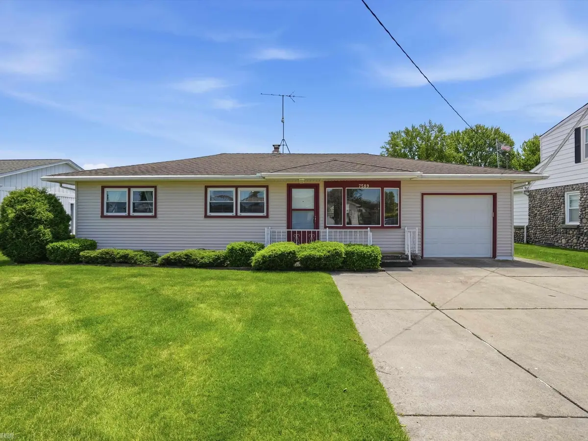 7589 Colony DR, Algonac, MI 48001 - #1