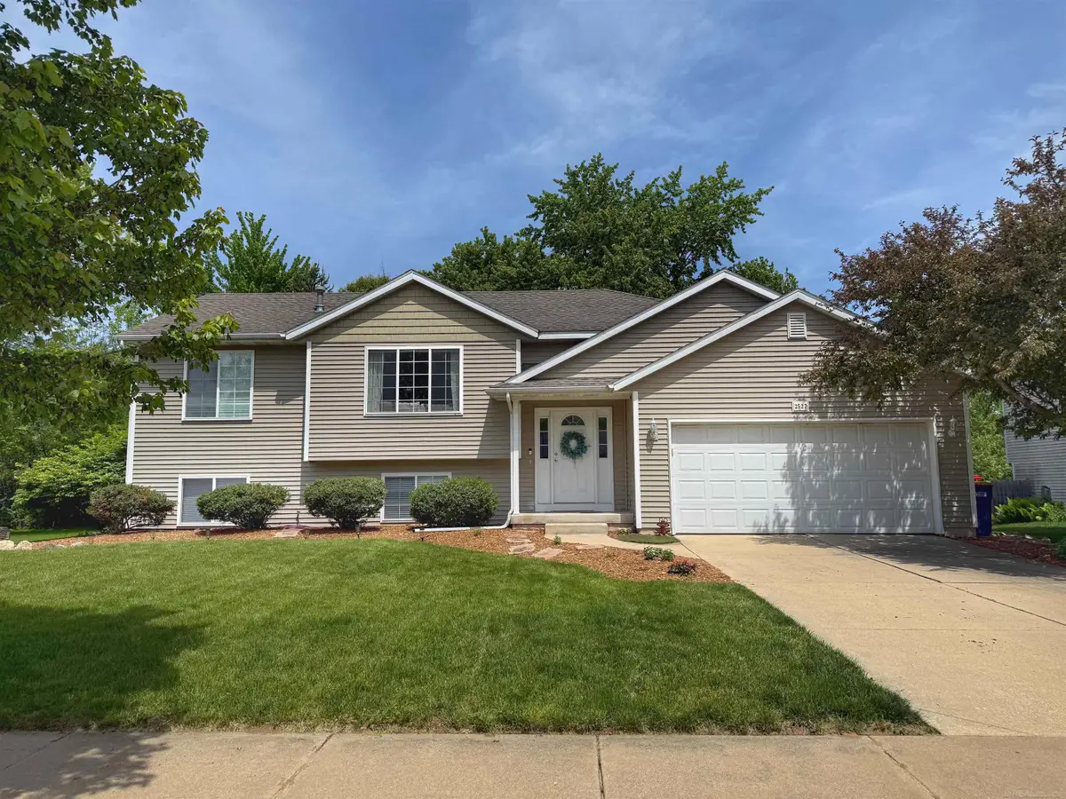 2527 Orchard View DR, Grand Rapids, MI 49505 - #1
